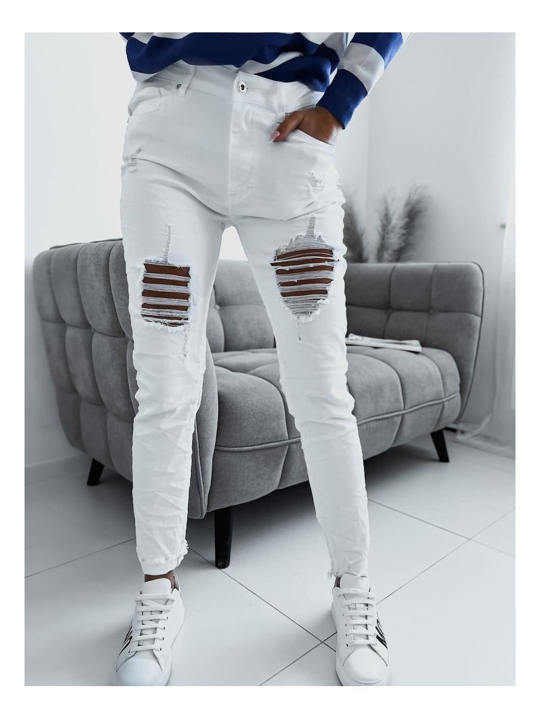 Damenjeans mit Löchern SF28 - Online-Shop - Boutique